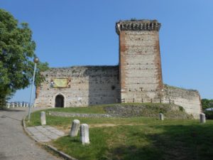 Castelli-di-Giulietta-e-Romeo-castello-di-Romeo-1